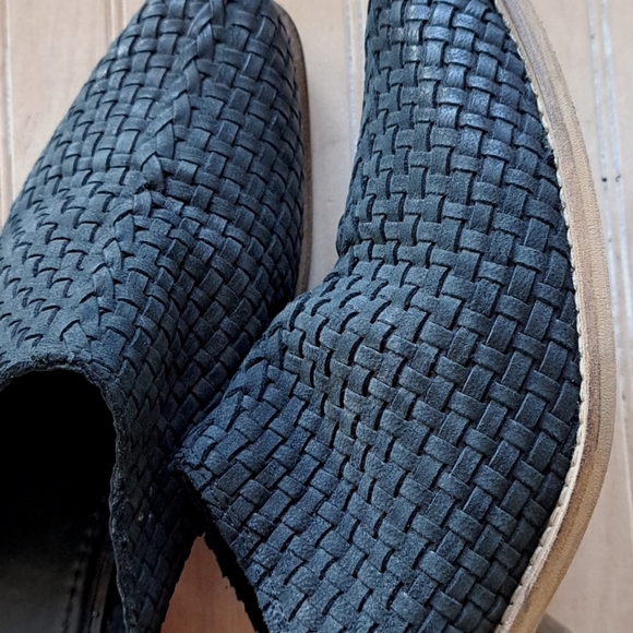 Joie Brand Western Heeled Woven Leather Blk Color Quality Comfortable Clogs Mugs - Picture 4 of 12